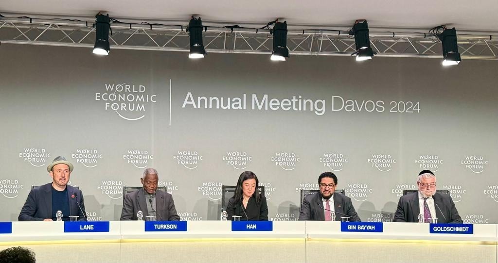 BAE'nin Davos Forumu'nda dünya barışı vizyonu