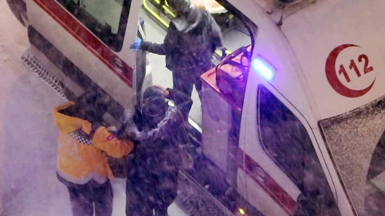 Cadde ve sokaklar buz pistine döndü: Onlarca kişi yaralandı