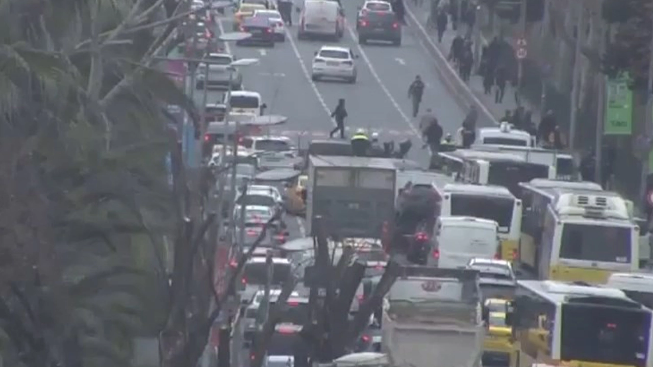 Vatan Caddesi'nde şüpheli çanta hareketliliği: Yol trafiğe kapatıldı