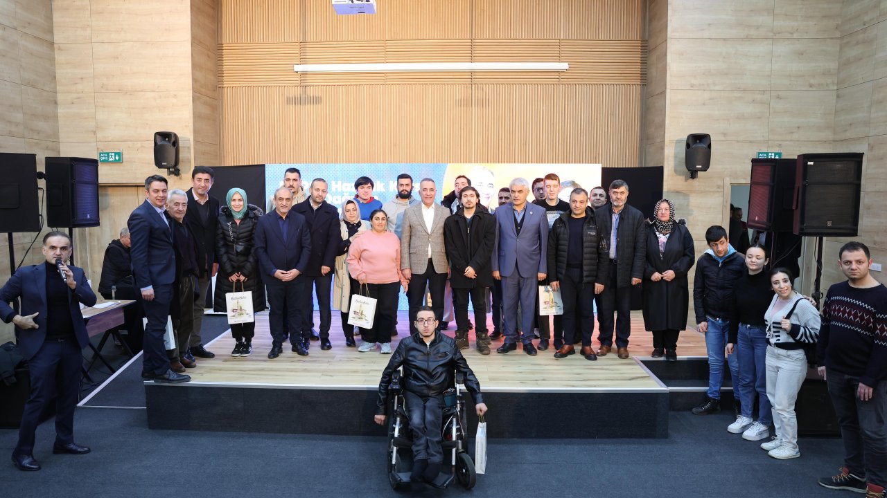 Sultangazi Belediyesi ‘EKPSS Hazırlık Kursu Kitap Dağıtım’ programı düzenledi
