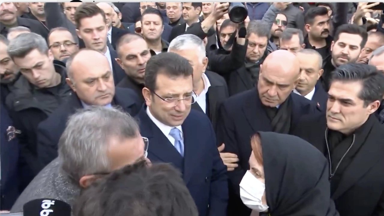 Ekrem İmamoğlu ve Engin Altay, Meral Akşener’in ablasının cenazesine katıldı