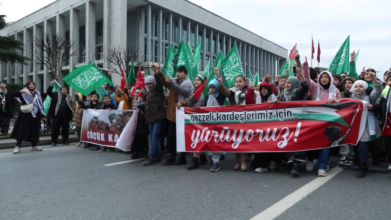 İstanbul Fatih'te Filistin'e destek yürüyüşü
