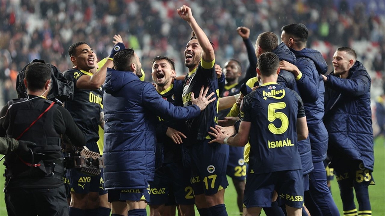 Fenerbahçe 24. haftayı averajla lider tamamladı