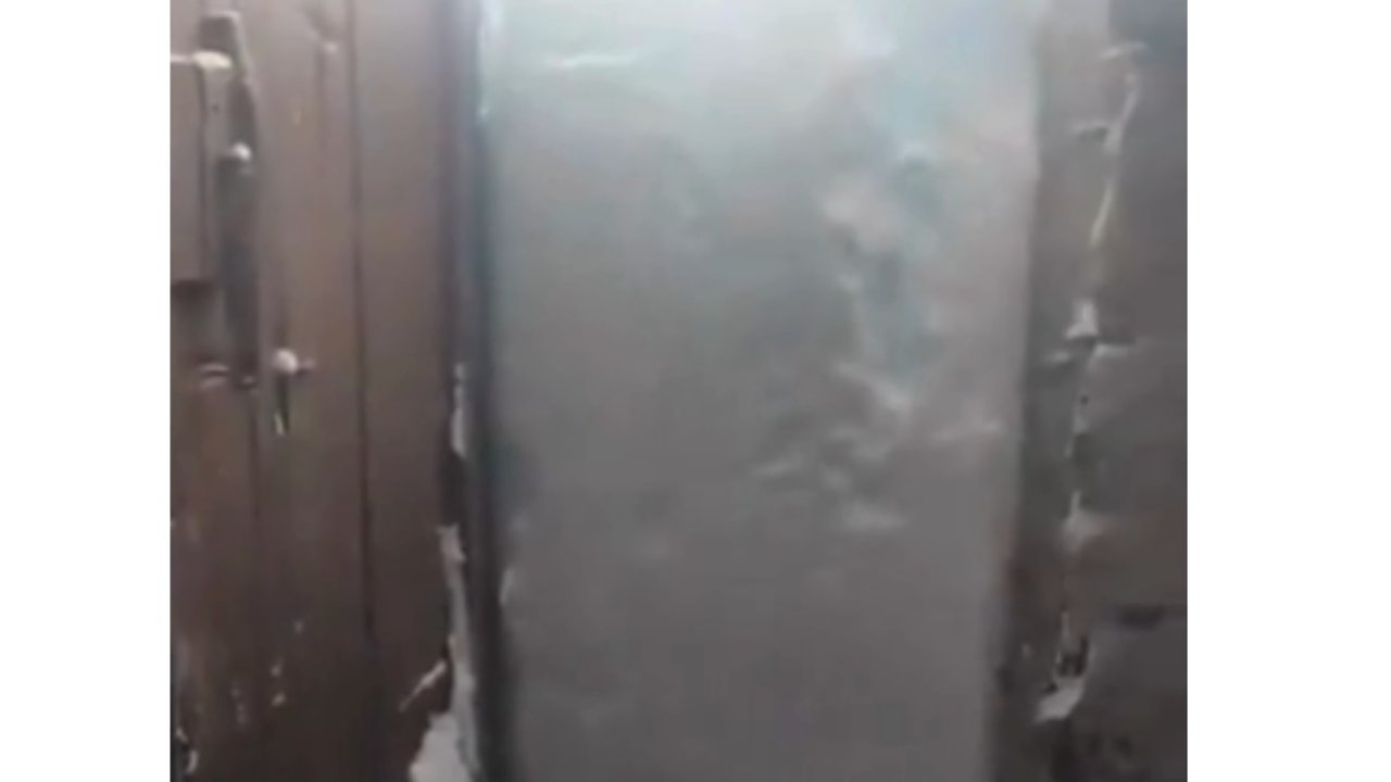 Artvin'deki kar yağışı kapı boyunu aştı