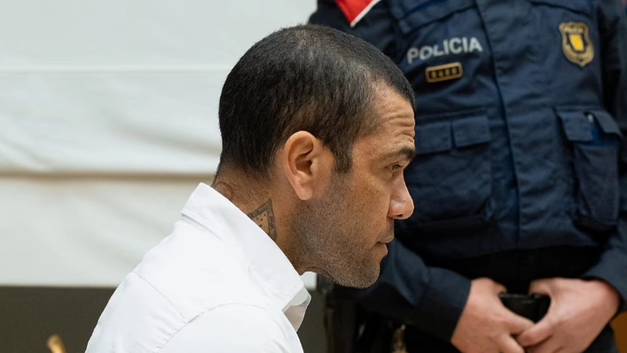 Dani Alves'in davası sona erdi: Cinsel saldırı suçundan 12 yıla kadar hapsi isteniyor