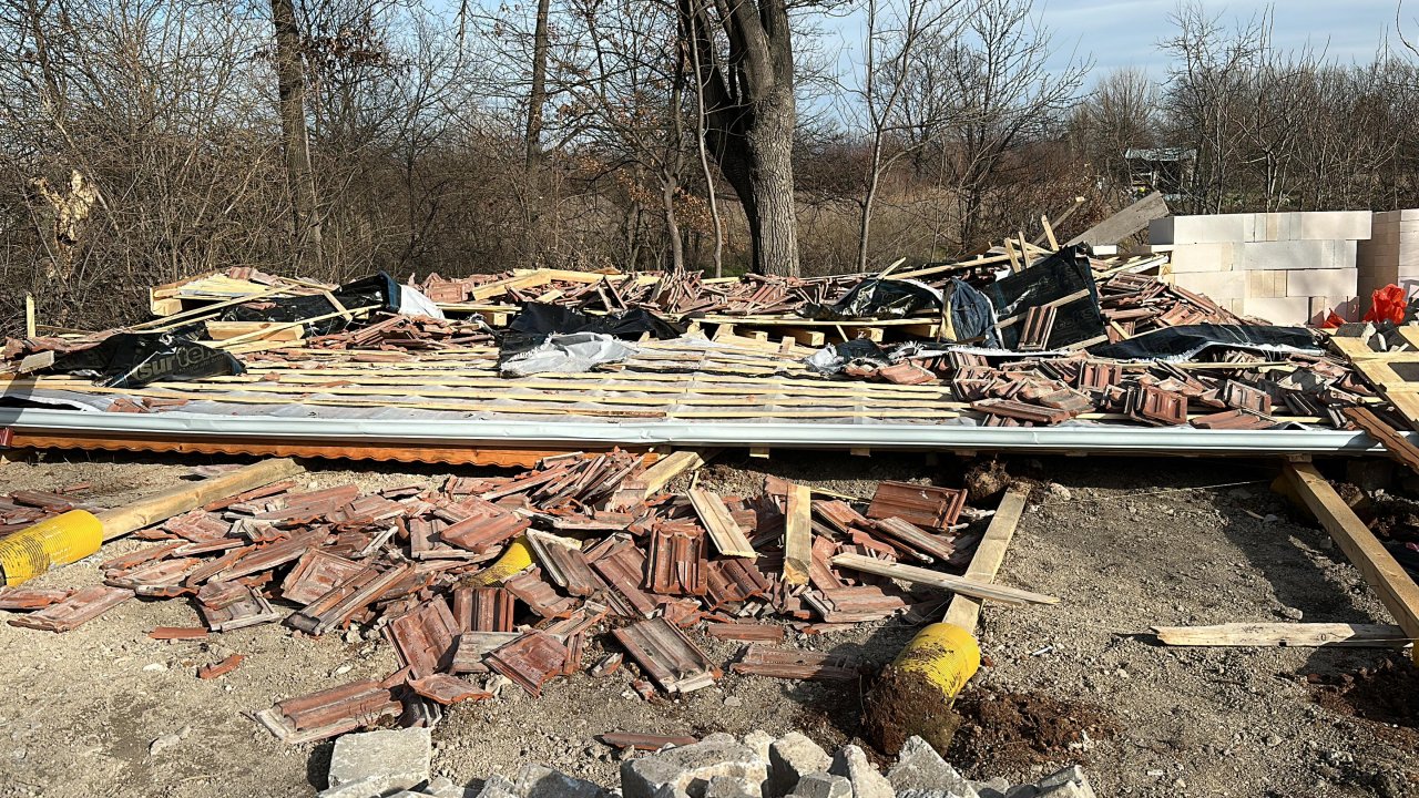 İnşaat halindeki bağ evi çöktü: Bir kişi enkaz altında kaldı