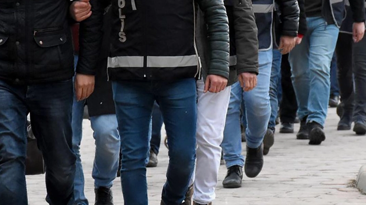 İstanbul'da 13 ilçede PKK operasyonu: 21 gözaltı