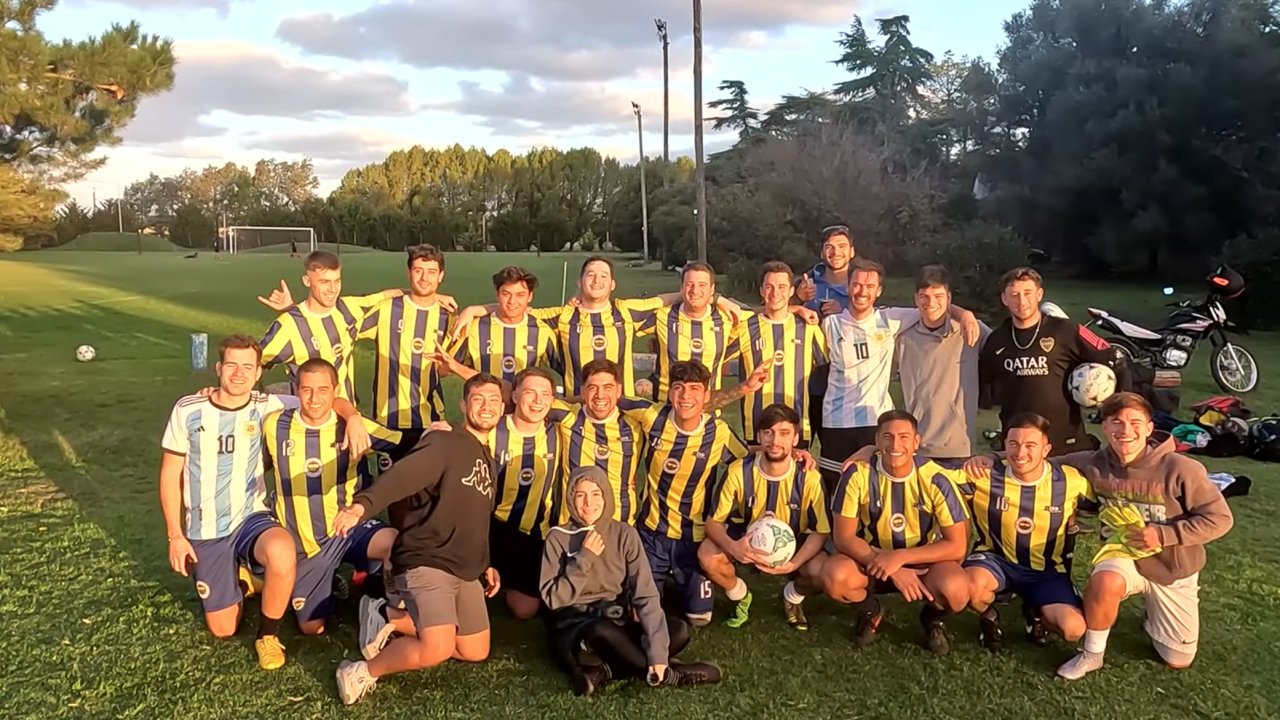 Arjantin'de Fenerbahçe aşıklarının kurduğu Fernebahçe takımı