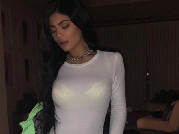 Kylie Jenner'ın fosforlu çamaşırına milyonlarca beğeni