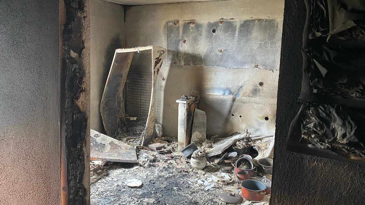 Muhtarın yazlık evi yandı: Kundaklama ihtimali