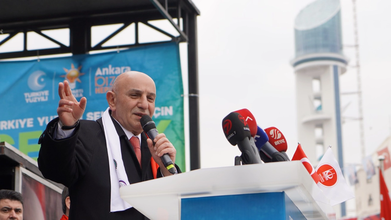 Turgut Altınok, Mansur Yavaş'ı seçim afişleri üzerinden hedef aldı: 'Az laf, az hizmet'