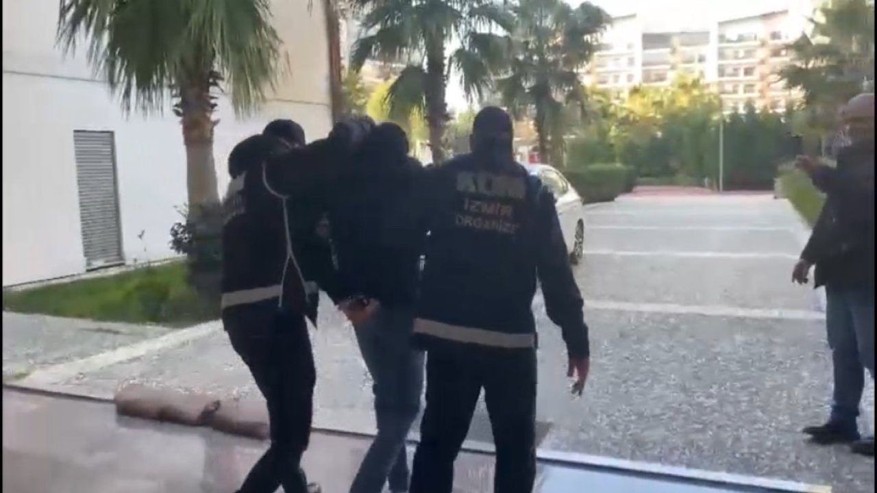 Kırmızı bültenle aranıyordu: Uyuşturucu şüphelisi İzmir'de yakalandı