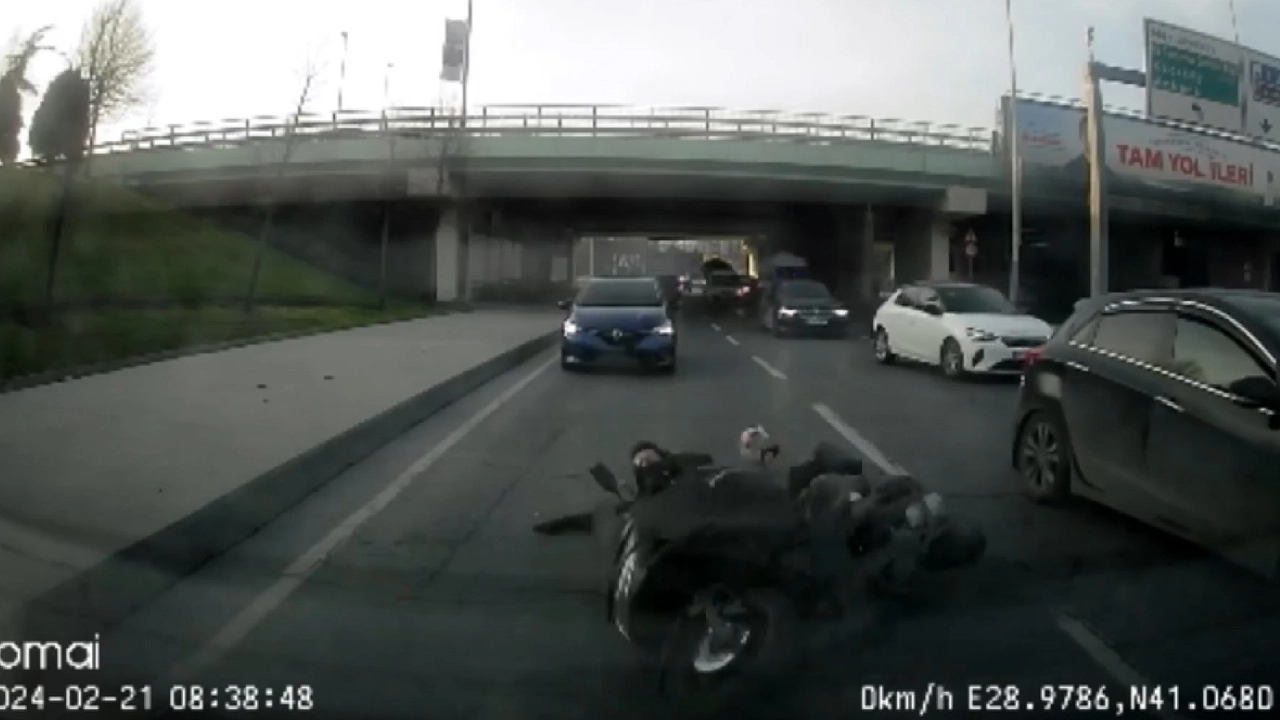 Kağıthane’de feci kaza: Motosiklet sürücüsü metrelerce sürüklendi