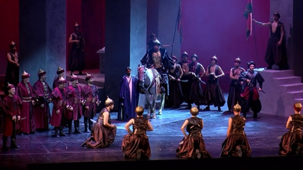 2. Mehmet operası AKM'de seyircisiyle buluştu