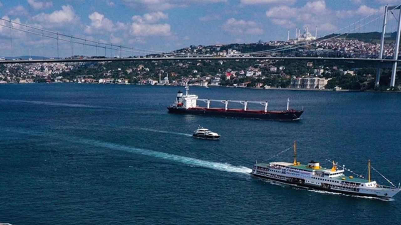 Sabah saatlerinde durdurulmuştu: Boğaz gemi trafiğine açıldı