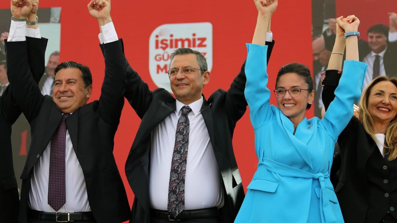 Özgür Özel'den Muğla Büyükşehir Belediye Başkanı Osman Gürün'e teklif