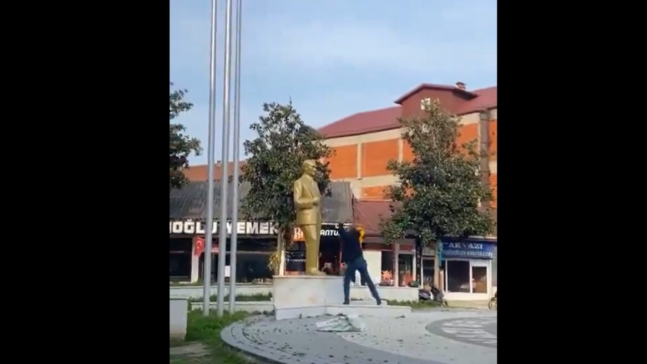 Atatürk heykeline balyozlu saldırı!