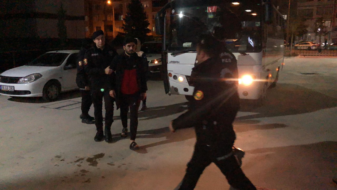 Bursa'da Suriyeli kaçak göçmenler yakalandı