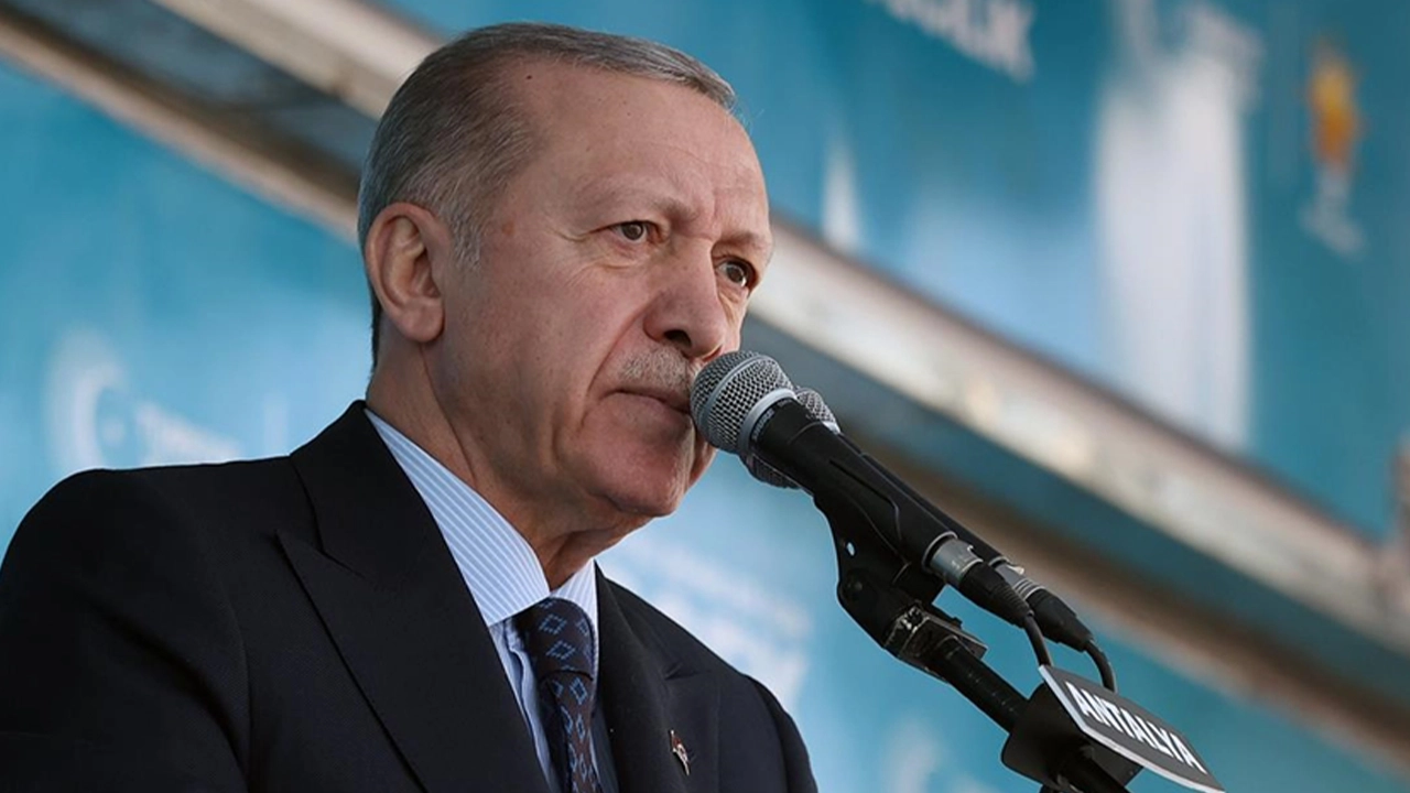 Cumhurbaşkanı Erdoğan Özgür Özel'e yüklendi: 'Ayakları titremeye başladı'