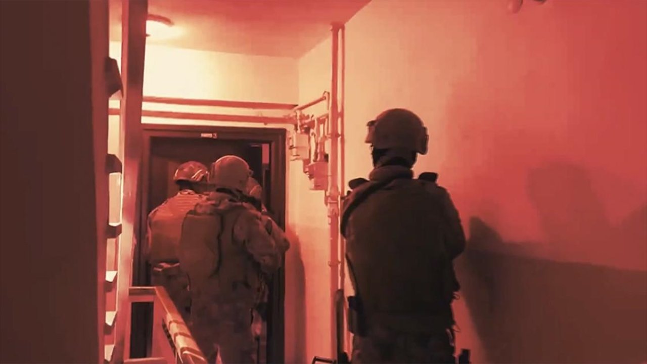 "Çember-13" operasyonlarında binlerce firari yakalandı