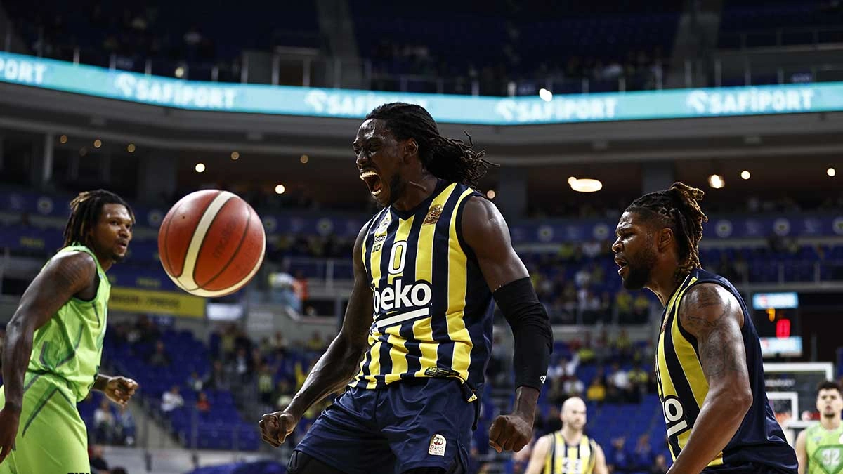 Fenerbahçe TOFAŞ'ı ağırlıyor