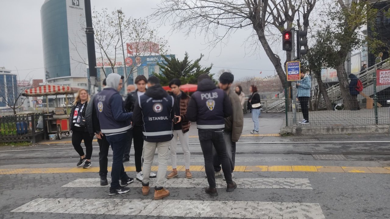 İstanbul’da kaçak göçmen operasyonu: Yüzlerce kişi yakalandı