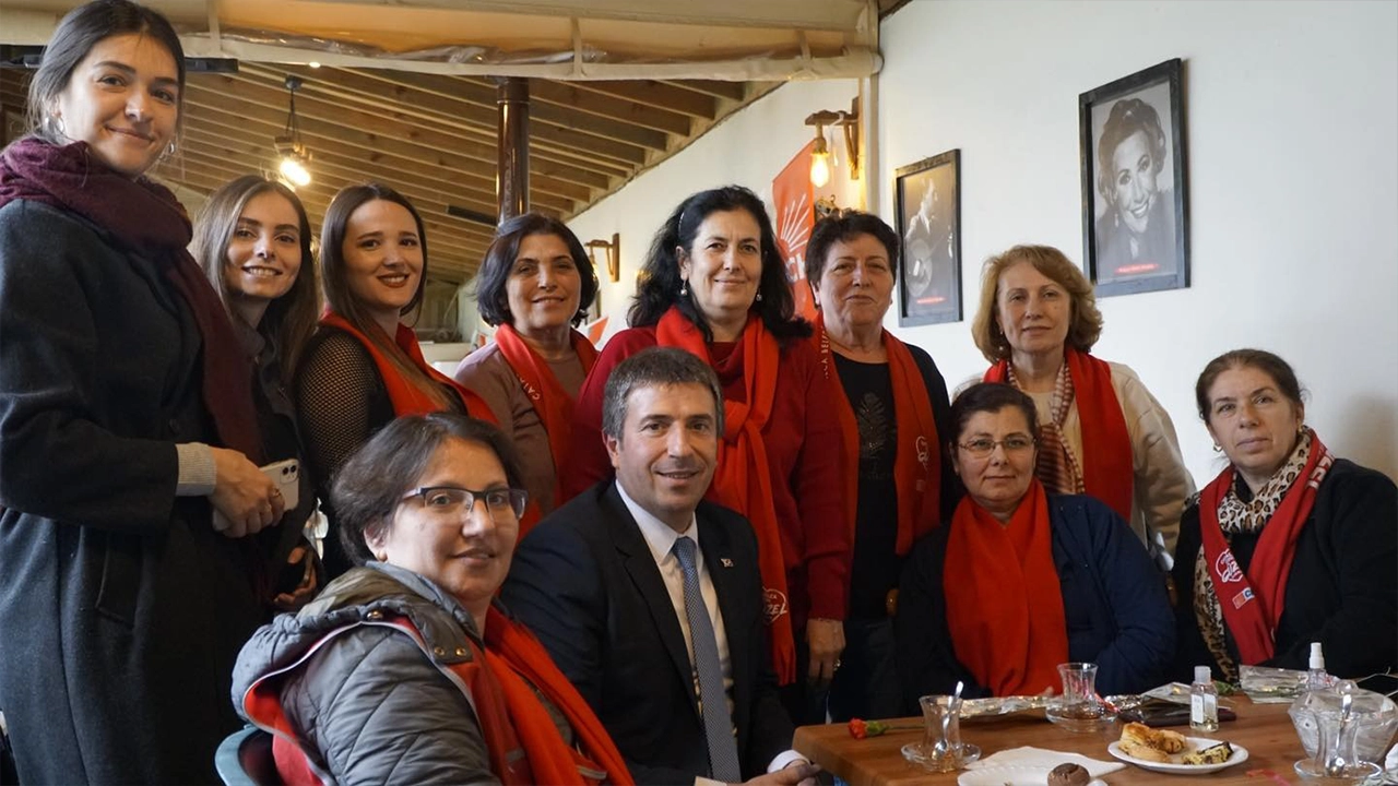 CHP'li Güzel'e kadınlardan destek, Çatalcalı'ya tarımda destek sözü