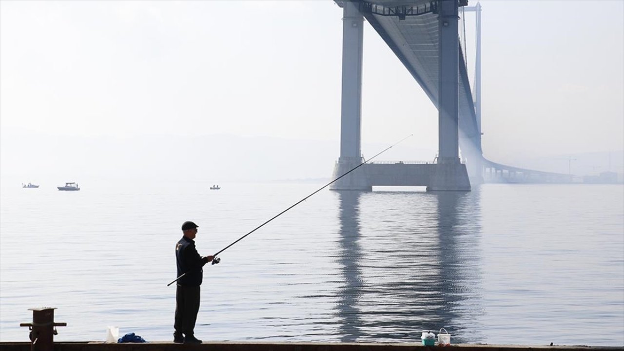 Osmangazi Köprüsü olta balıkçılarının uğrak yeri oldu