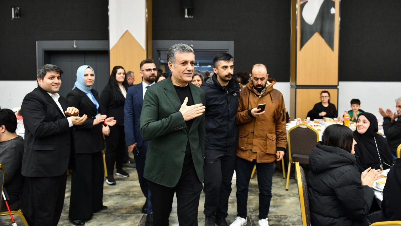 Başkan Bozkurt engelli vatandaşlarla iftar yaptı