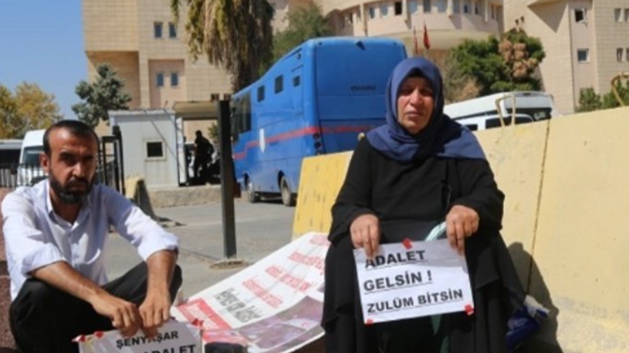 CHP lideri Özgür Özel, Şenyaşar ailesiyle görüştü