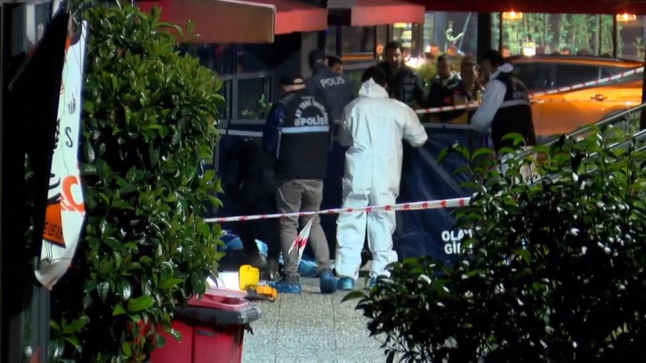 İstanbul'da kafede silahlı çatışma: 1 ölü 1 yaralı
