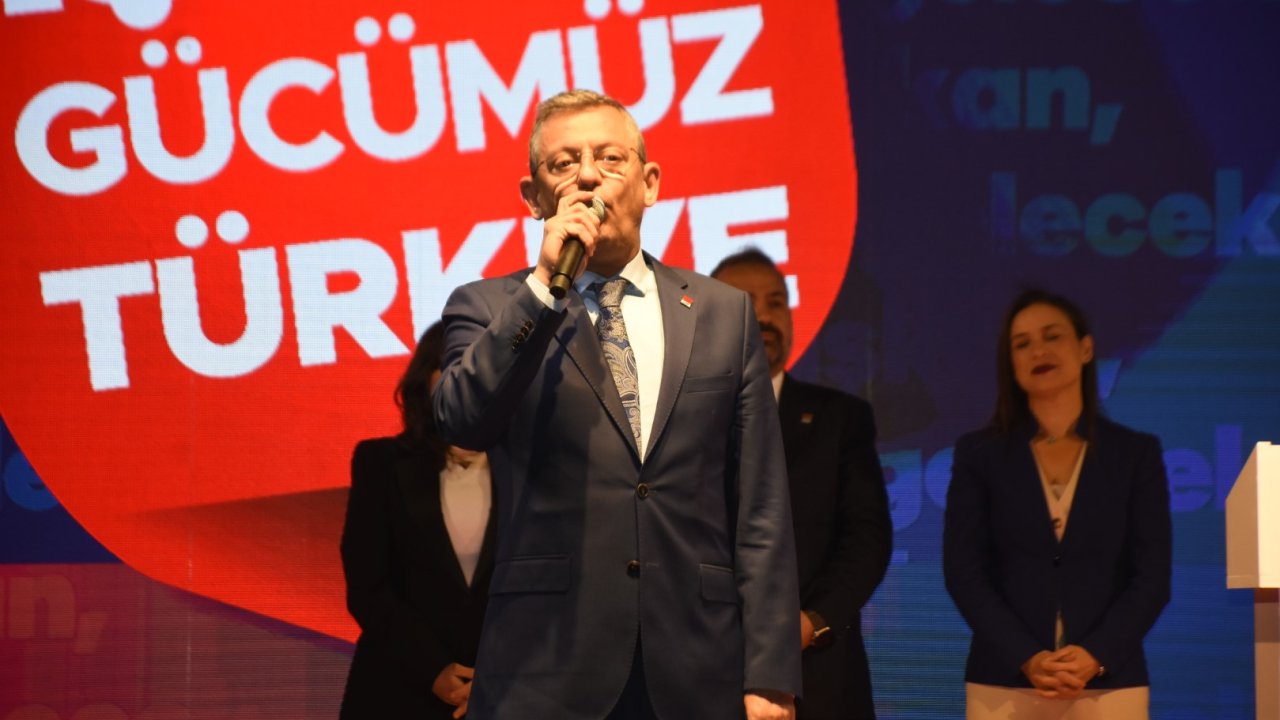 Özgür Özel Selçuk'ta konuştu: 'Süleyman Soylu Türkiye'de 2 kişiye kafayı taktı'