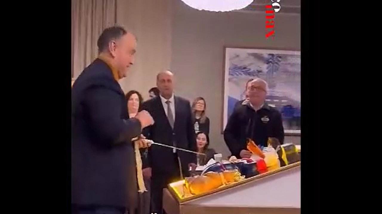 Murat Ülker’e doğum gününde “Varyemez Amca” pastası!