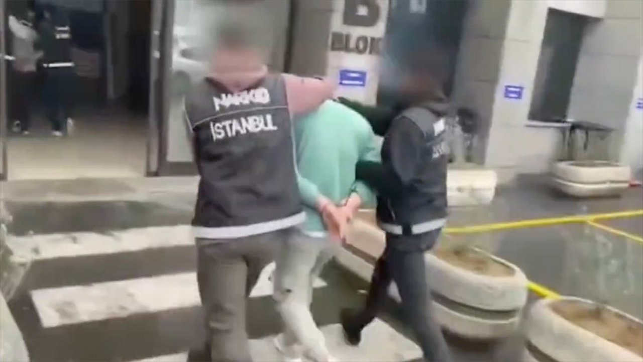 İstanbul'da narkotik operasyonu: Polisle kaçakçılar arasında çatışma çıktı