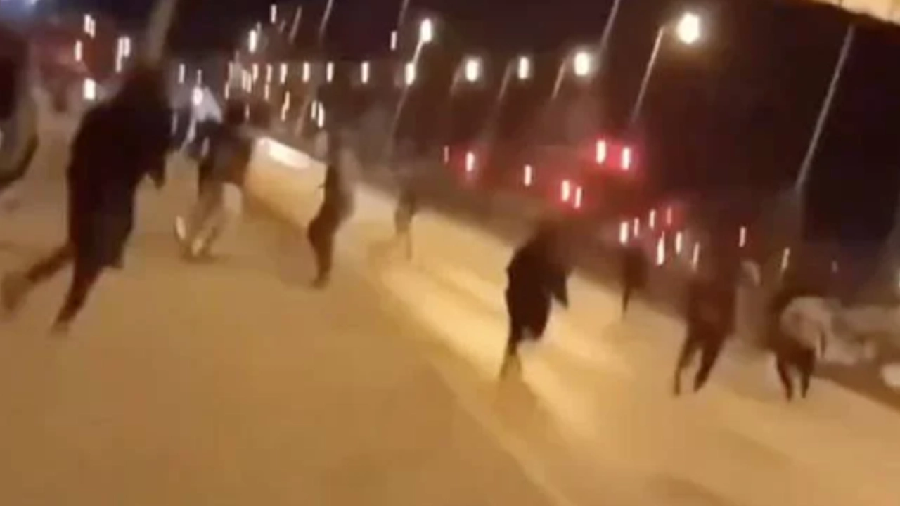 Karabük'te yabancı uyruklu 2 grup sokak ortasında birbirine girdi
