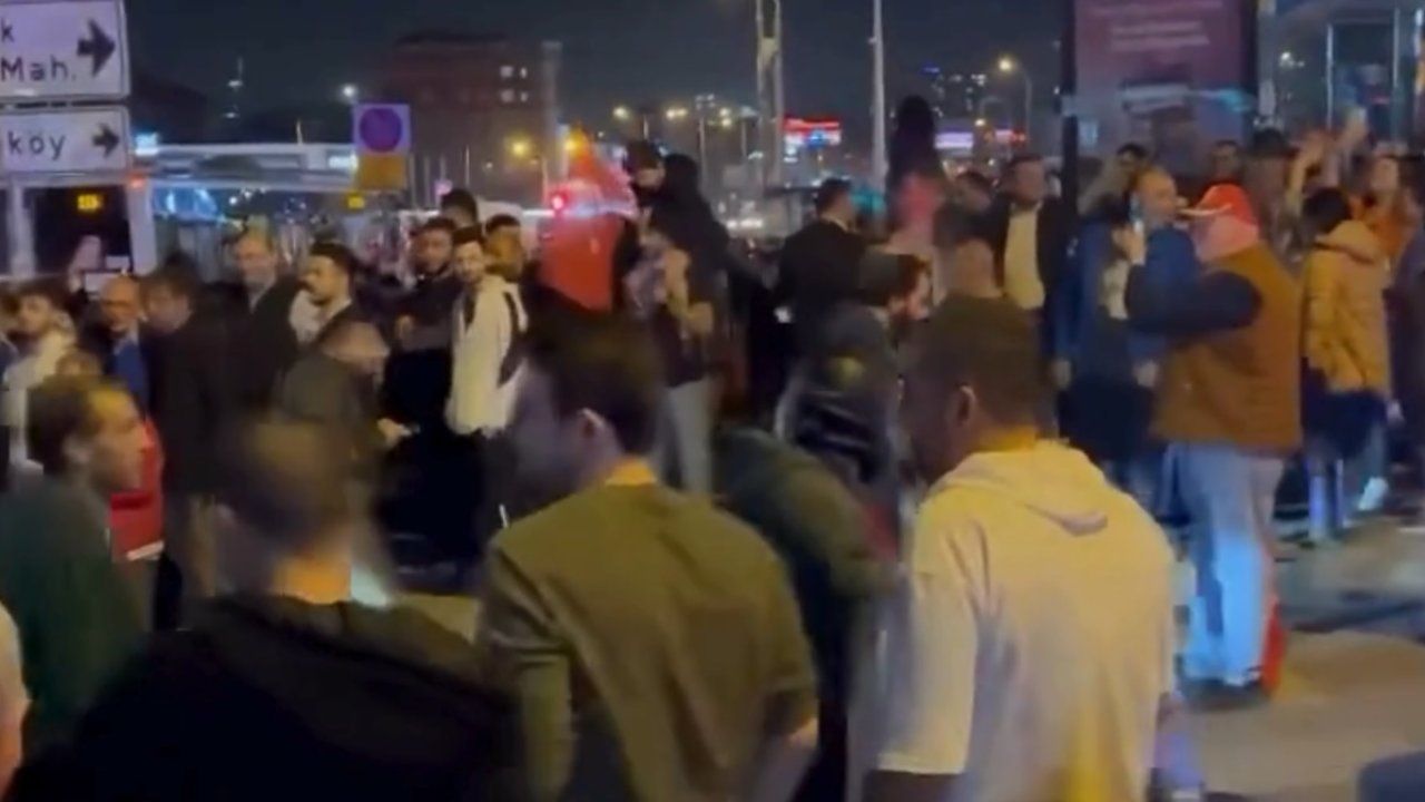 Çekmeköy halkı yeni belediye başkanı için sokaklara döküldü