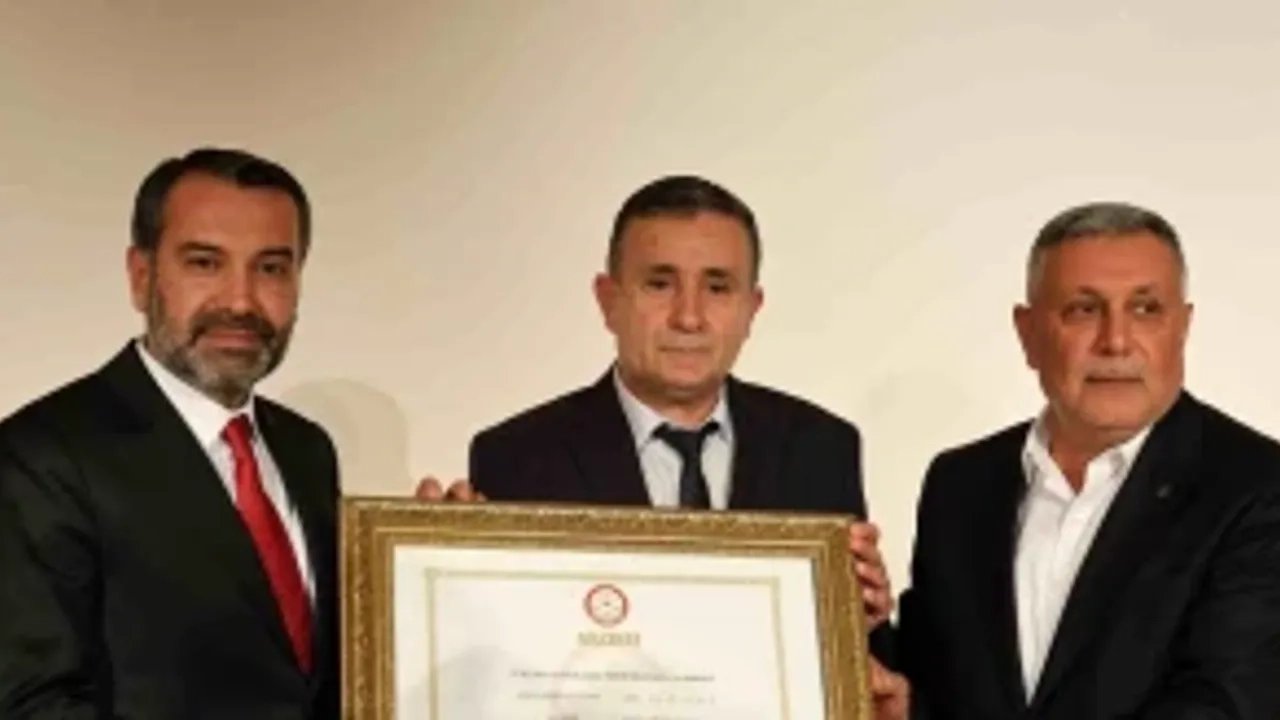 Yüreğir Belediye Başkanı Ali Demirçalı görevi devraldı