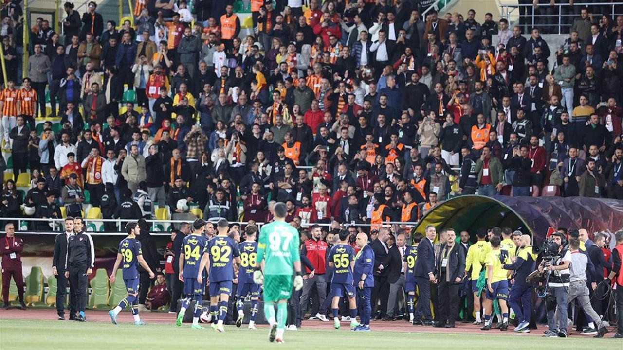 Fenerbahçe, Süper Kupa maçı nedeniyle PFDK'ye sevk edildi