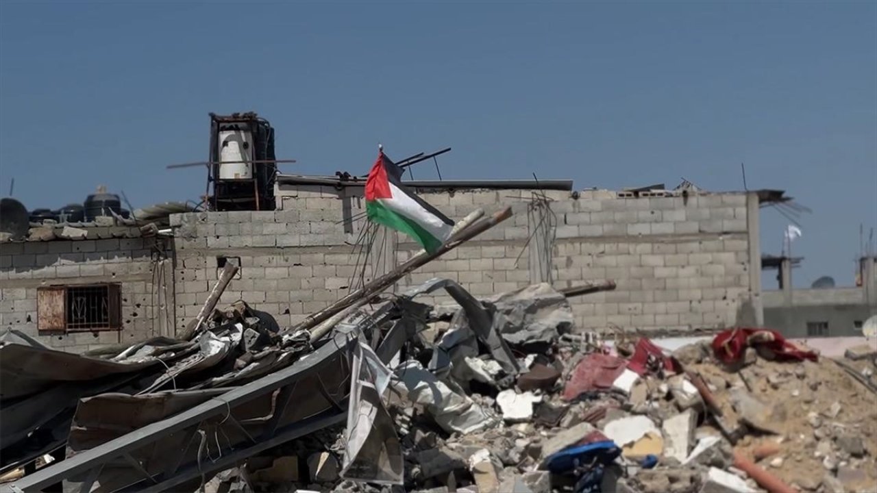 İsrail ordusu Gazze'de bir evi bombaladı: 29 Filistinli hayatını kaybetti