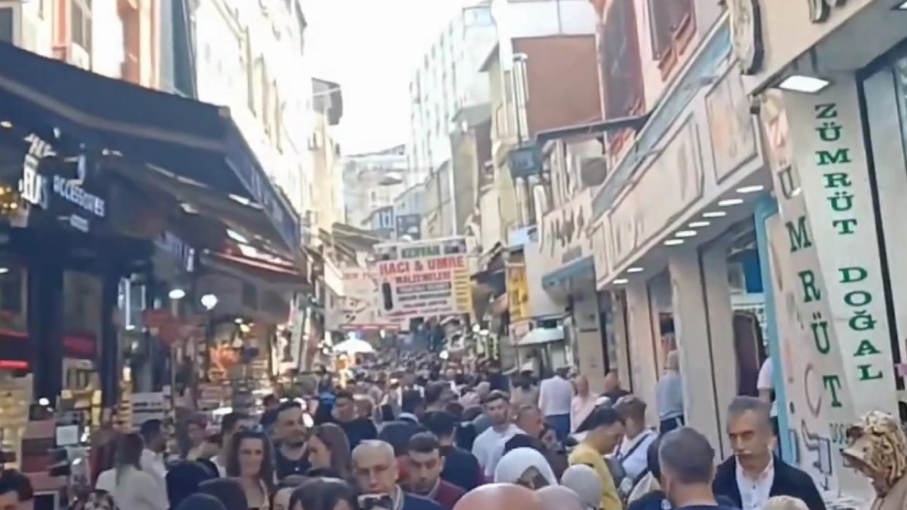Tatilin son gününde İstanbul'daki kalabalık devam ediyor!