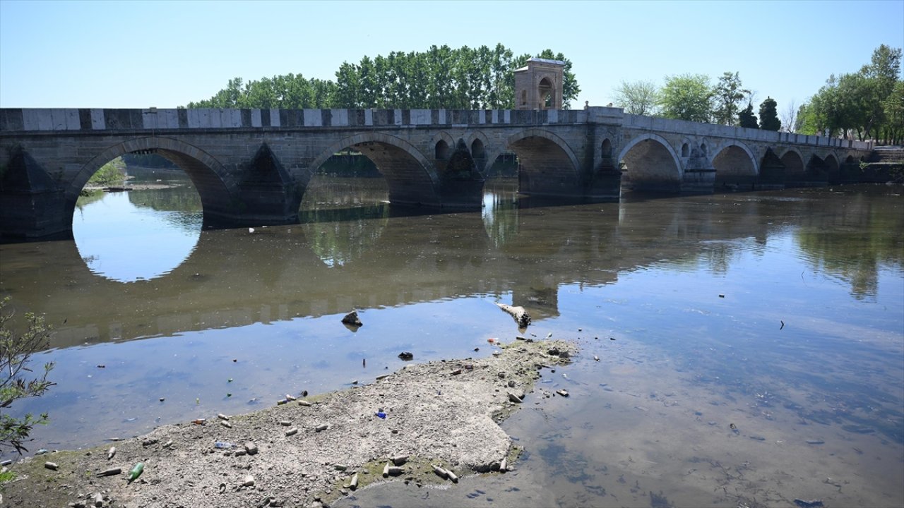 Sıcaklık nedeniyle Tunca Nehri'nin debisinde düşüş yaşanıyor