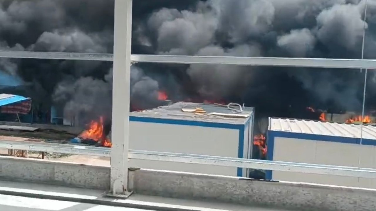 İşçilerin kaldığı konteynerlerde yangın