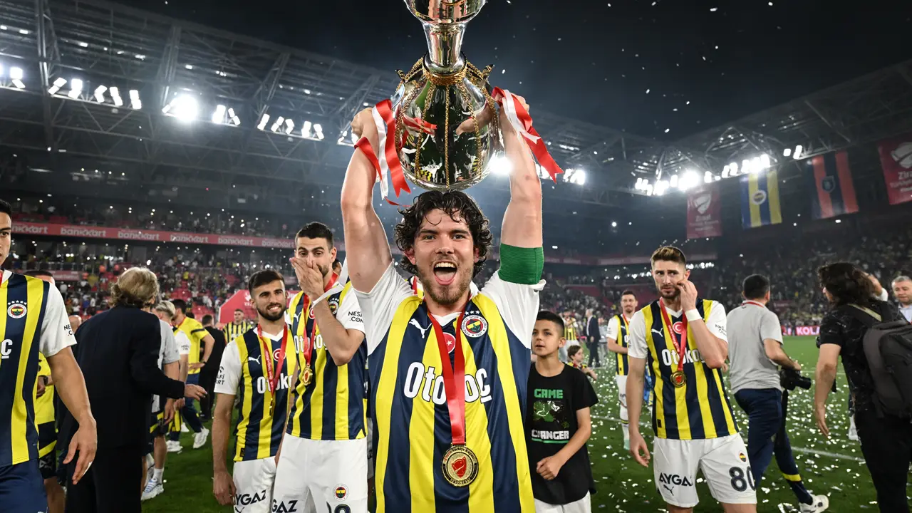 Ferdi Kadıoğlu'nun bonservisi belirlendi! İşte Fenerbahçe'nin beklediği transfer ücreti...