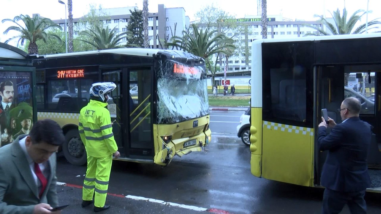 İstanbul Vatan Caddesi’nde iki İETT otobüsü çarpıştı!