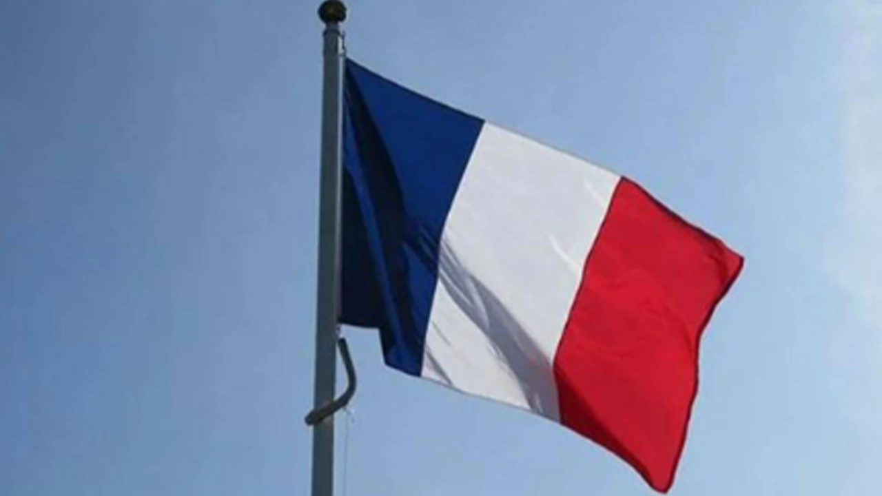 Fransa, Cezayirli imamı sınır dışı etti