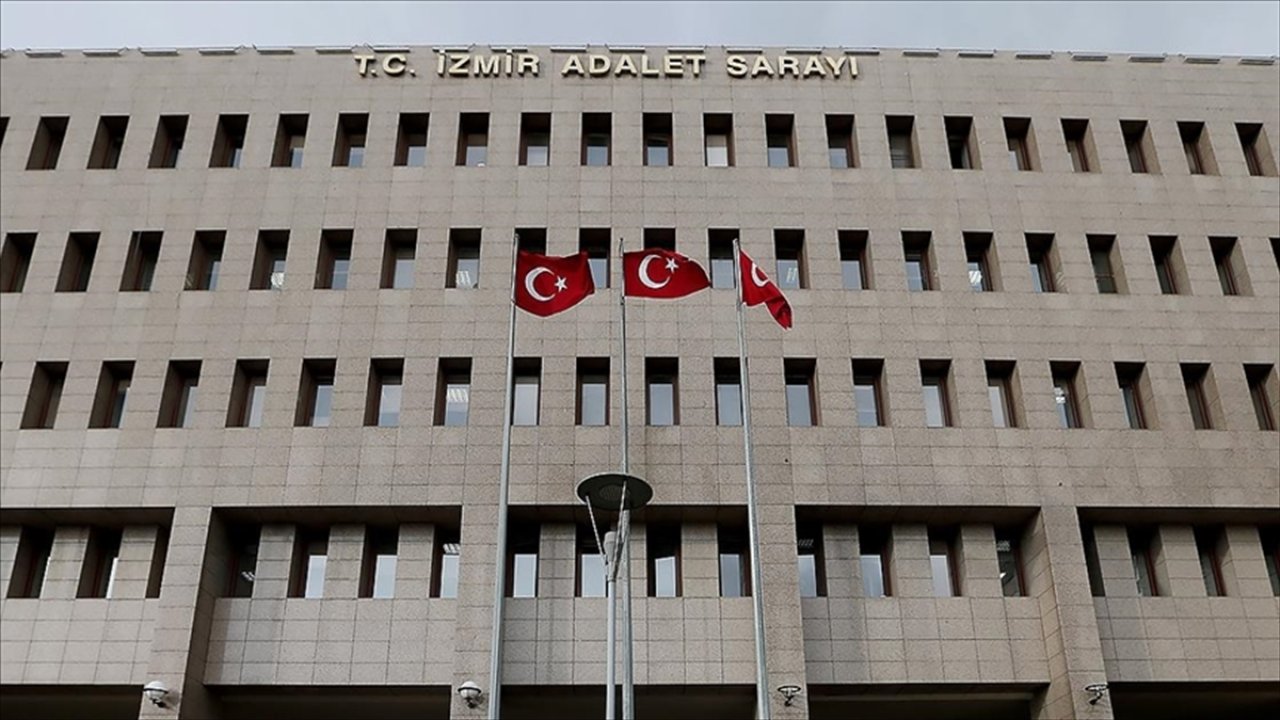 İzmir'de FETÖ operasyonu: 18 kişi tutuklandı