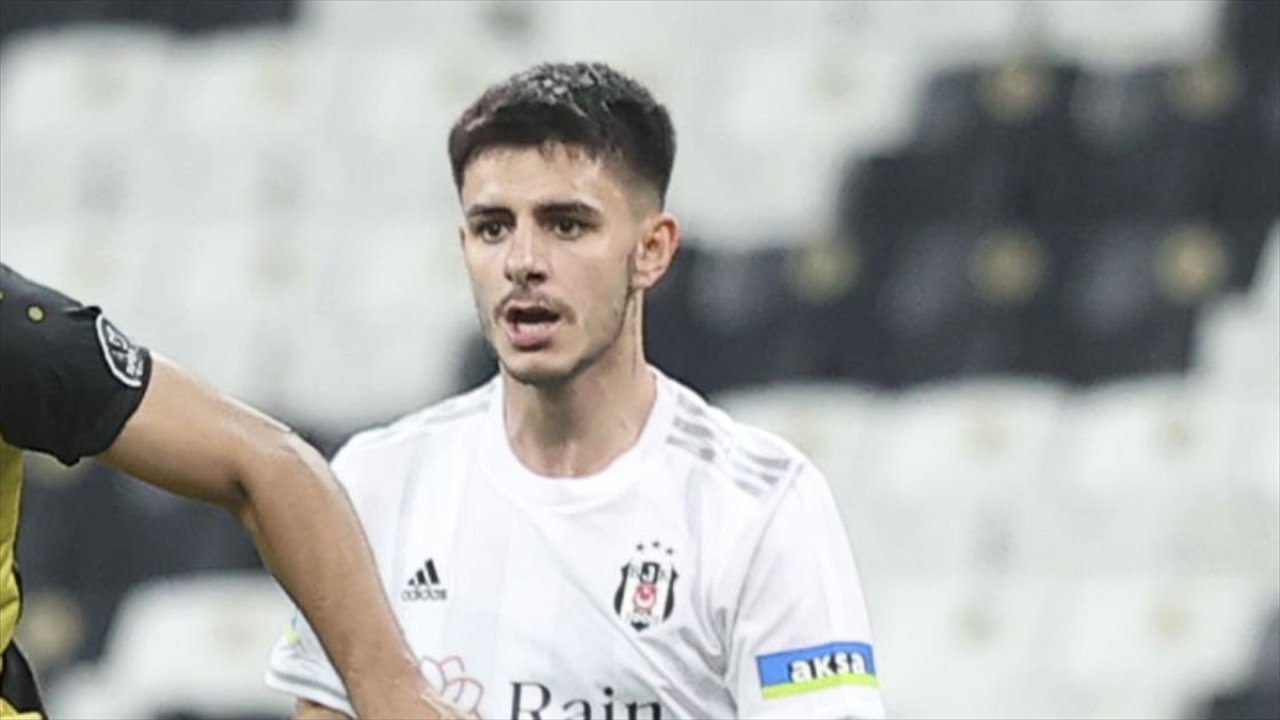 Beşiktaş, genç futbolcu  ile yollarını ayırdı