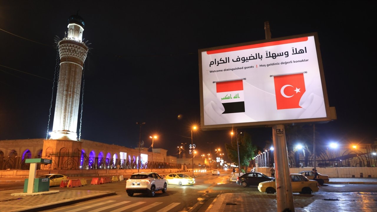 Irak'ta Cumhurbaşkanı Erdoğan'ın ziyareti öncesi hazırlık: Türk bayrakları asıldı