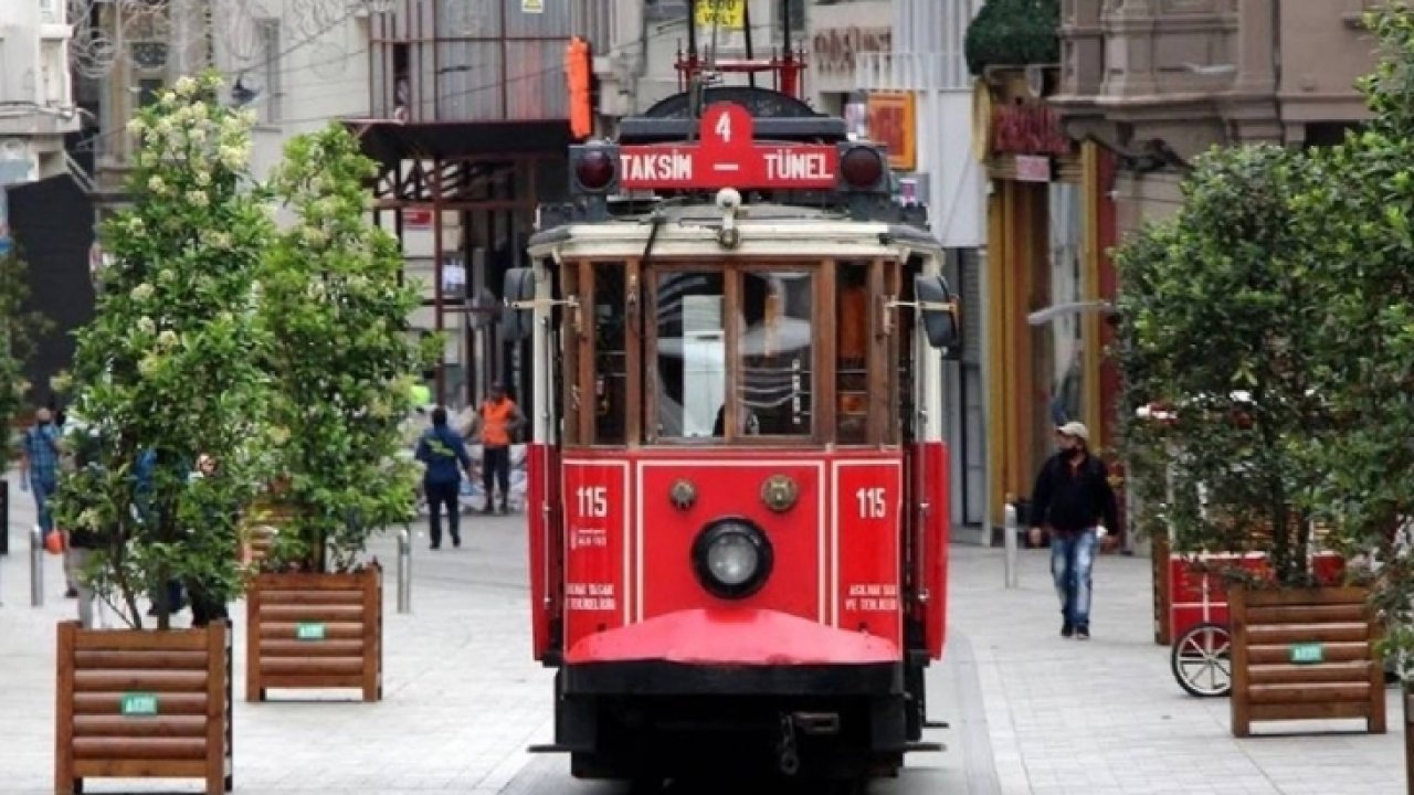 İstiklal Caddesi’ne bataryalı nostaljik tramvay!