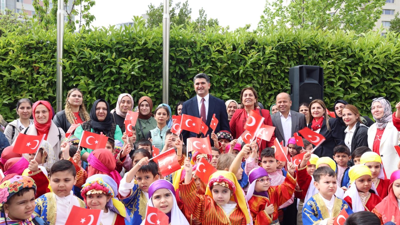 Ataşehir'de 23 Nisan'a coşkulu kutlama